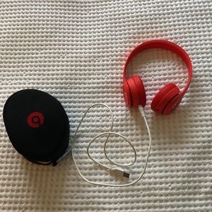 Product red beats solo